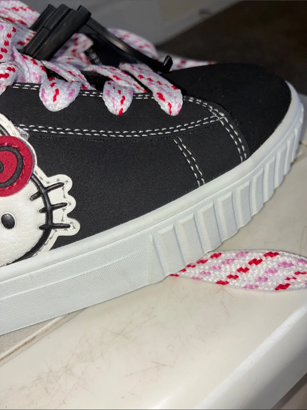 Hello Kitty comfortable black